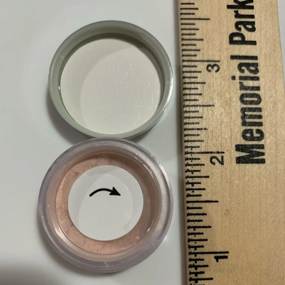 bareMinerals eyeshadow strawberry